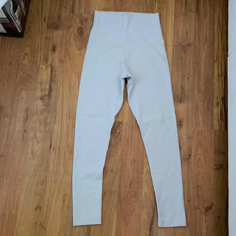 ARITZIA leggings